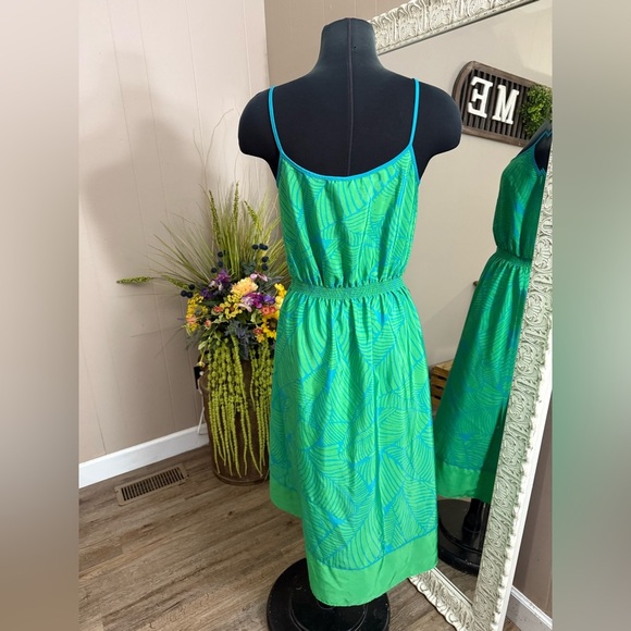 LOFT • Tropical Print Midi Dress - Picture 7 of 10